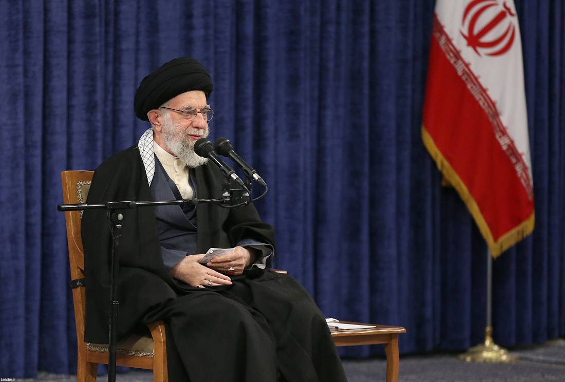 بلاشک استبداد رضا خان از ناصرالدین شاه بیشتر است